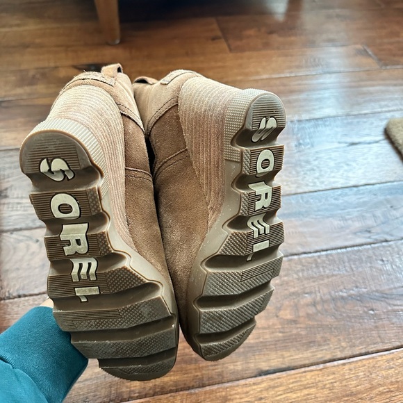 Sorel Boots - Picture 3 of 4